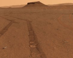 Учёные выяснили историю озера на Марсе и нашли на его дне следы жизни